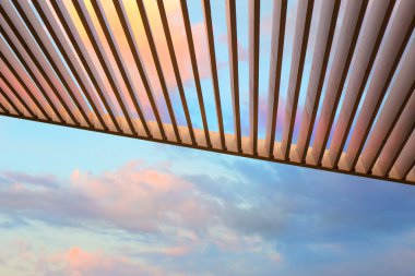 gölgelik ahşap seviyeleri