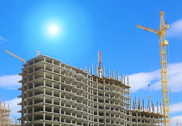 Construção de edifícios de vários andares — Fotografia de Stock