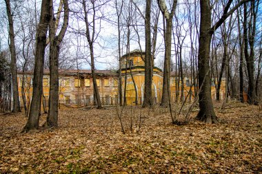 Sonbahar ahşap eski konak