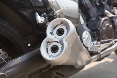 motosiklet egzoz boruları