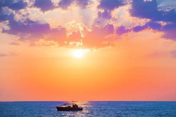 Gyönyörű naplemente a tengeren — Stock Fotó