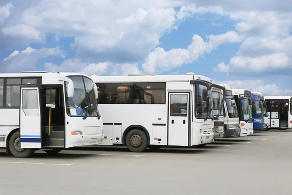Turistbussar på parkering — Stockfoto