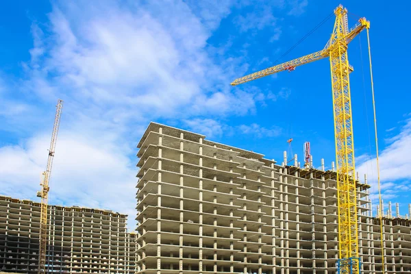 Bau von mehrstöckigen Gebäuden — Stockfoto