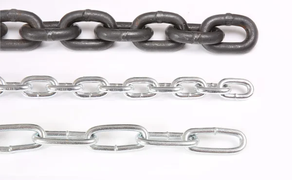 Farklı boyutta üç metal zincirler — Stok fotoğraf