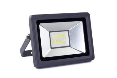 Beyaz arkaplanda LED metal spot ışığı.