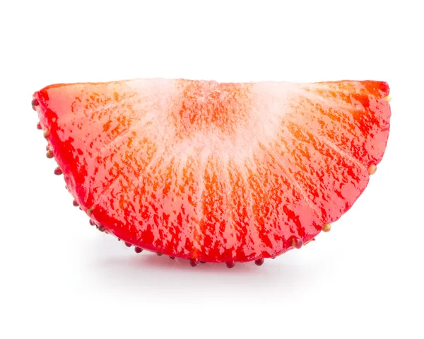 çilek dilim beyaz zemin üzerine izole