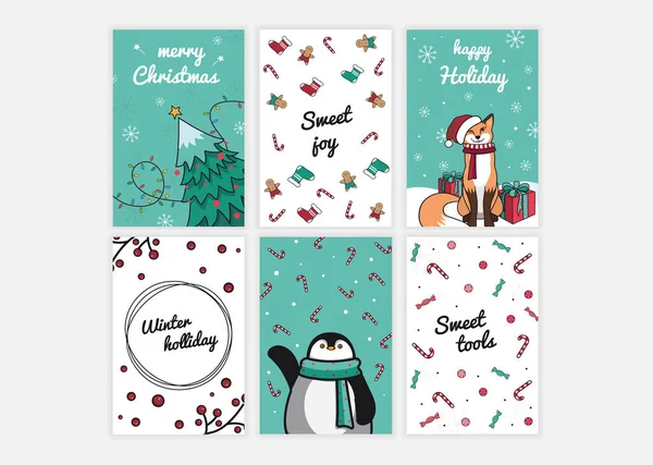 Набор рождественских открыток. Открытки с елкой и гирляндой, рождественским декором, лисой и подарками, ягодами, пингвином и карамелью. Векторная иллюстрация. — стоковый вектор
