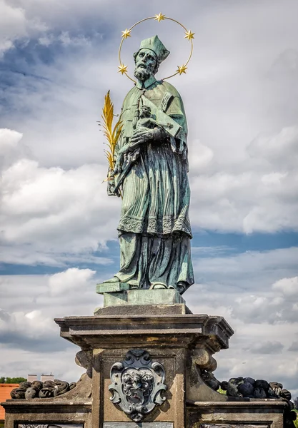 Figura na ponte Charles em Praga — Fotografia de Stock