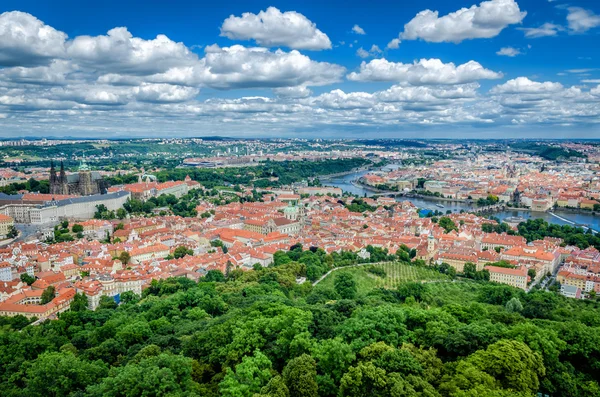 Bästa utsikt över stadens silhuett i Prag — Stockfoto