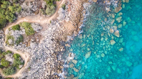 上からの石で美しい海辺の風景 — ストック写真
