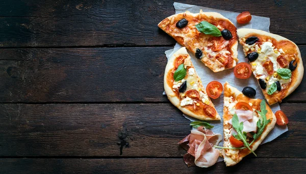 Slices of mini pizza — Stock Image Slices of mini pizza Stock Image