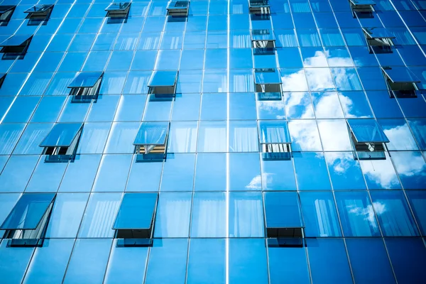 Windows ve bulutlar — Stok fotoğraf