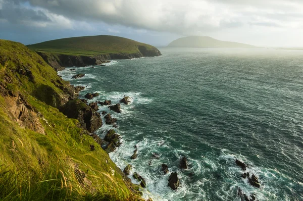 Schilderachtig uitzicht over de Ierse westkust op het schiereiland van Dingle graaf — Stockfoto