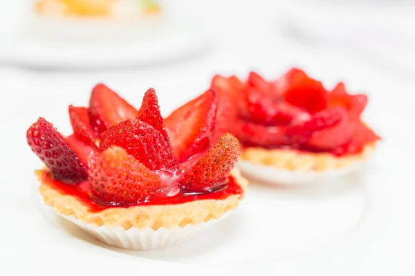 Fresh Pie Tart on White Plate — Stock Photo, Image