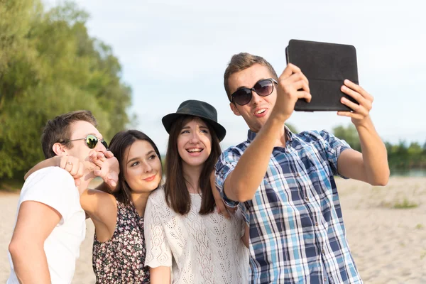 Group Of Young Adult Friends Taking Selfie — Stock Photo, Image