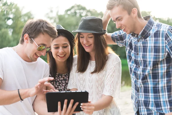 Group Of Young Adult Friends Taking Selfie — Stock Photo, Image