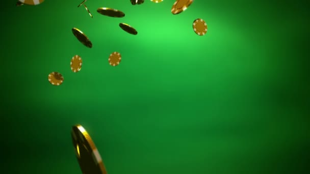 Gouden Casino van kleur chips dropping helling groen — Stockvideo