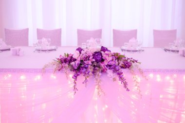 Yeni evliler için Restoran tablosu