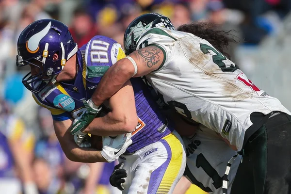 Dragons vs. Vikings football game — Stock Photo, Image