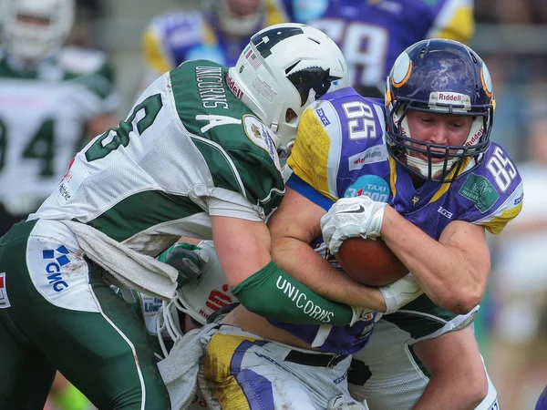 Vikings vs. Unicorns football game — Stock Photo, Image