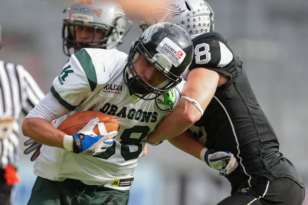 Raiders contro Dragons — Foto Stock