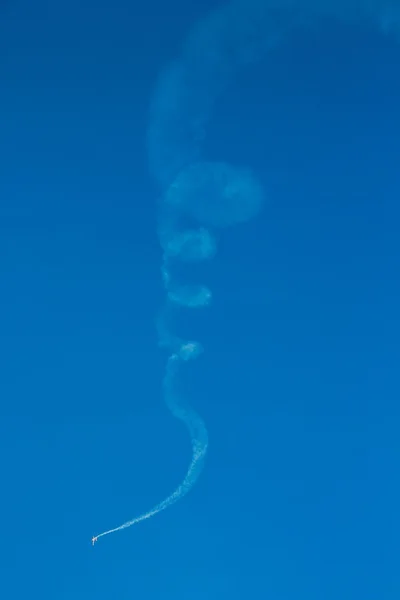 Carrera aérea de toro rojo — Foto de Stock