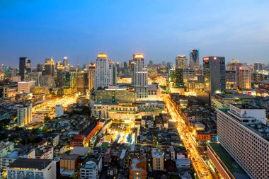 Metropolitan Bangkok şehrinin şehir merkezi şehir merkezi silueti Aralık 2017 - Tayland şehri Bangkok