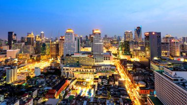 Metropolitan Bangkok şehrinin şehir merkezi şehir merkezi silueti Aralık 2017 - Tayland şehri Bangkok