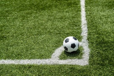 Köşe başında futbol topu ve futbol sahası, futbol sahası, arka plan dokusu