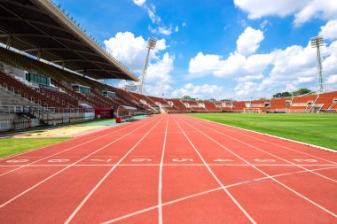 2017 'de Bangkok Tayland' dan atletizm stadyumunda kırmızı koşu pisti başlama noktası