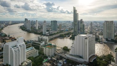 Tayland, Panoramik Şehir Tayland 'ın şehir merkezindeki Chao Phraya River Bangkok Virajı