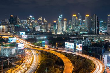 Metropolitan Bangkok şehrinin şehir merkezi şehir merkezi silueti Aralık 2017 - Tayland şehri Bangkok