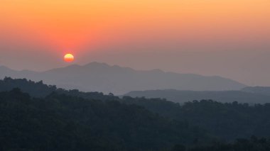 güzel gün batımı manzarası dağ Tayland