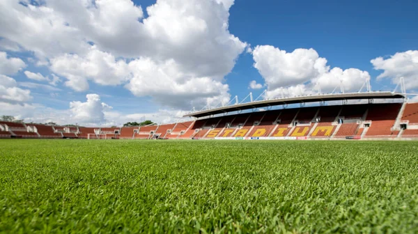 Futbol Sahası Futbol Sahası Yeşil Çimen Arka Plan Atletizm Stadyumunun — Stok fotoğraf