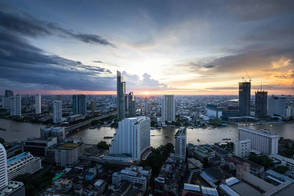Bangkok City Beautiful Sunset Curve Chao Phraya River Panoramic Cityscape — Stock Photo, Image