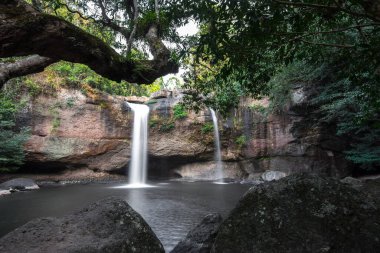 Haew Suwat Şelalesi Khao Yai Ulusal Parkı Nakhon Ratchasima Povince, Tayland Peyzajı