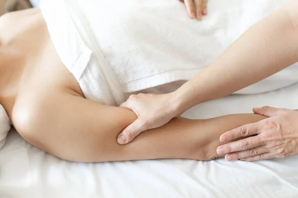 Thai Massage Kroppsvård Arm Massage Och Spabehandlingar Skönhet Spa Salong — Stockfoto