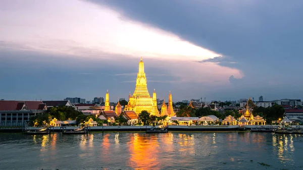 Güzel Gün Batımı Wat Arun Tapınağı Chao Reynaya Nehri Manzara — Stok fotoğraf