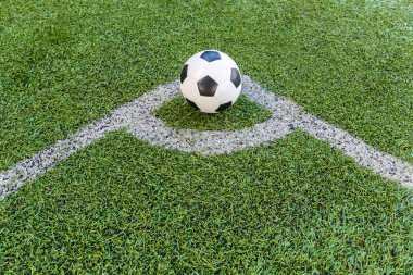 Köşe başında futbol topu ve futbol sahası, futbol sahası, arka plan dokusu