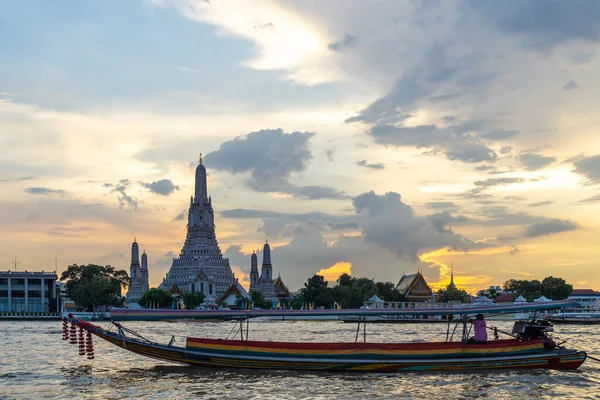 Güzel Gün Batımı Wat Arun Tapınağı Chao Reynaya Nehri Manzara — Stok fotoğraf