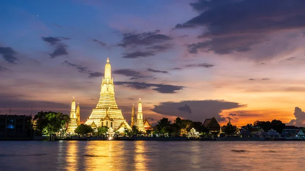 Güzel Gün Batımı Wat Arun Tapınağı Chao Reynaya Nehri Manzara — Stok fotoğraf