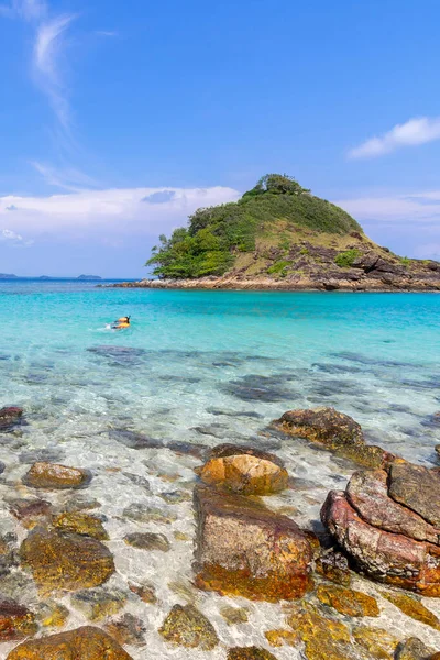 美しいビーチビュータイの東貿易省のコ チャン島の風景青い空の背景 タイの風景の海の島 — ストック写真