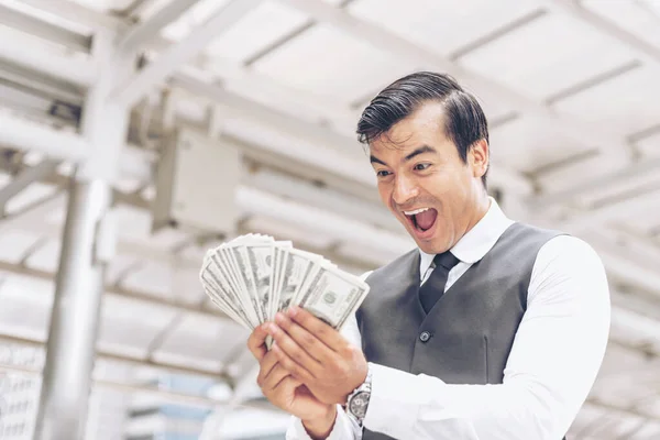 Cara Feliz Bonito Homem Negócios Segurando Dinheiro Notas Dólar Dos — Fotografia de Stock