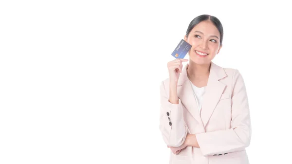 Mujer Asiática Negocios Mostrando Tarjeta Crédito Para Compras Pago Línea — Foto de Stock