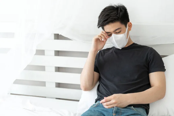 Hombre Asiático Usando Mascarilla Facial Para Proteger Sensación Dolor Cabeza — Foto de Stock