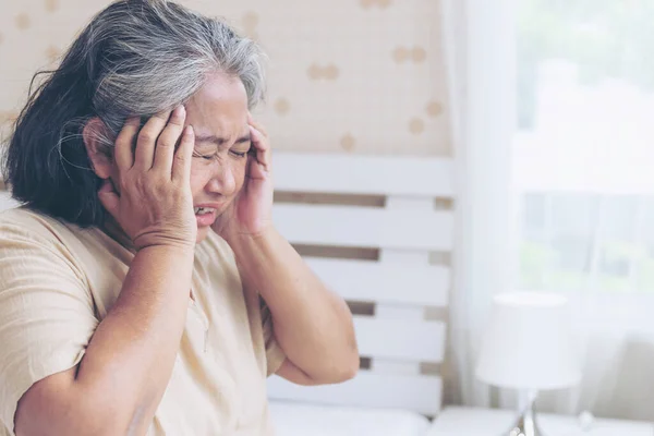 Elderly Patients Bed Asian Senior Woman Patients Headache Hands Forehead — ストック写真