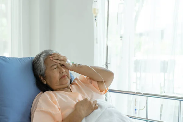 Lonely Elderly Patients Hospital Bed Patients Want Home Medical Healthcare — Stock Photo, Image