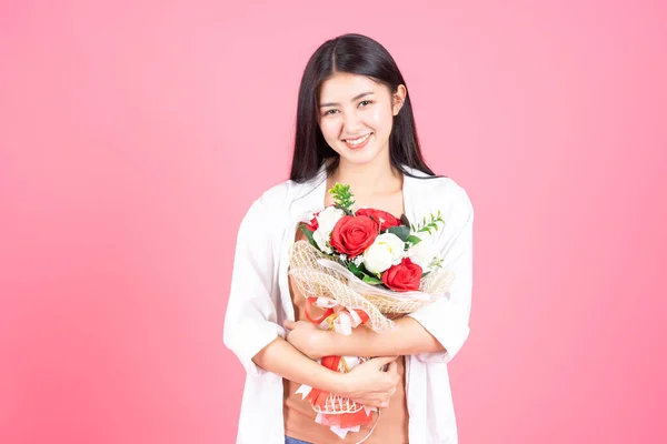 Mulher Beleza Menina Bonito Asiático Sentir Feliz Segurando Flor Rosa — Fotografia de Stock