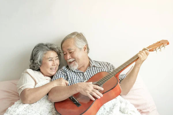 Mutlu Aşk Yaşlı Çift Gülümser Yaşlı Çift Yaşlı Adam Yaşlı — Stok fotoğraf