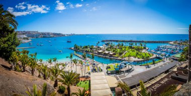 Büyük Kanarya İspanya 'nın Anfi Sahili' ndeki dağlardan okyanus manzarası.